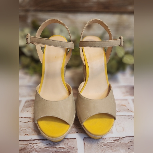 Elle Everly Yellow Tan Espadrille Wedge Sandals Size 7 - Picture 3 of 12